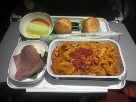 Az アリタリア航空 1 機内食ドットコム 機上の晩餐